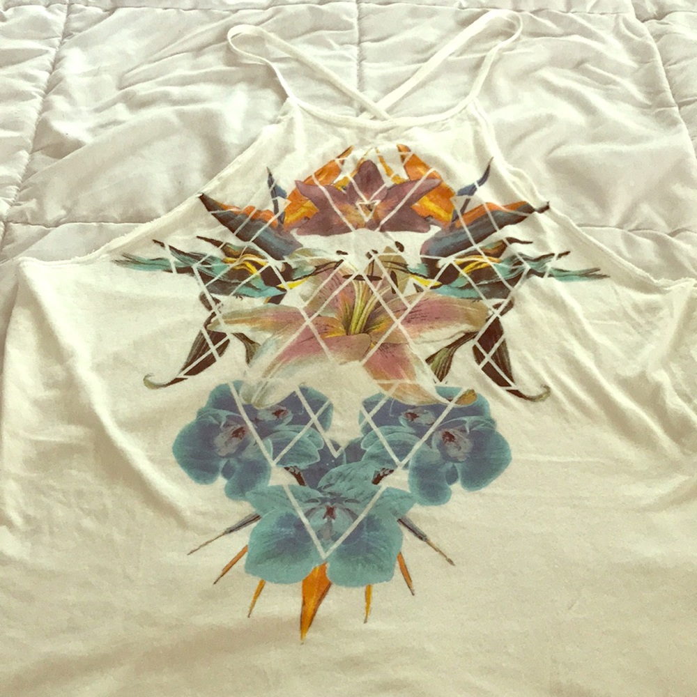 Geometric open back tank